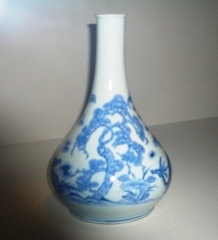 Joseon dynasty porcelain bottle, 19th century, blue & white