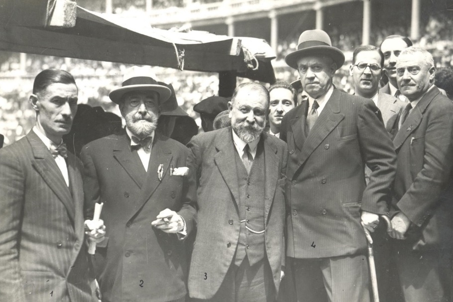 Carlist politicians in Pamplona 1931.jpg