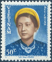 Nam Phương Empress on stamp, published in 1950s. She was wearing khăn lương in Huế style.