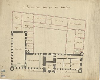 Plan of the first floor, c. 1760: the Gothic L-shape (grey) and the classicist extension (pink)