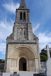The church in Saint-Christophe-des-Bardes