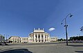 Eine Komposition kann in Vordergrund und Hintergrund aufgeteilt werden, um den plastischen, räumlichen Eindruck zu verstärken (Burgtheater Wien - Gesamtansicht am Rathausplatz)