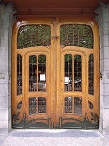 Entrance of Hôtel Solvay in Brussels by Victor Horta (1895–1900)