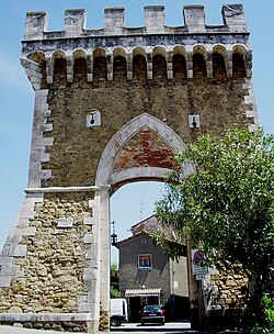 Porta di Ponente, the main gate of Pereta