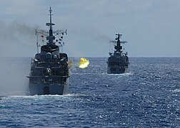 Brazilian frigates in shooting exercise