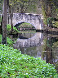 Mantes bridge over the Vaucouleurs