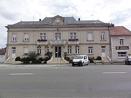 The town hall of Le Catelet