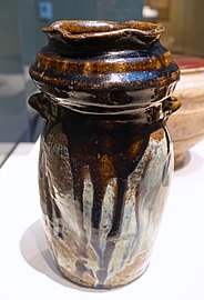 Karatsu Vase, with lacquer lid for use as tea ceremony water jar. Momoyama period, 1596-1615