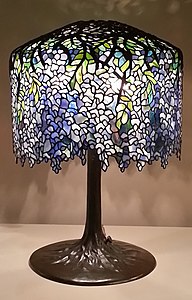 Wisteria lamp by Tiffany (c. 1902), in the Virginia Museum of Fine Arts