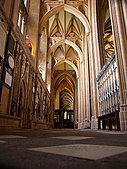 transverse arches in the aisle of Bristol Cathedral (1298–1340)