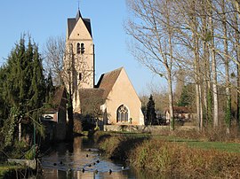 The church in Gy-les-Nonains, with a tributary of the Ouanne