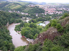 Blick vom Rheingrafen­stein über die Nahe zur Ebernburg