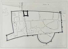 Black-and-white plan of an ancient city wall.