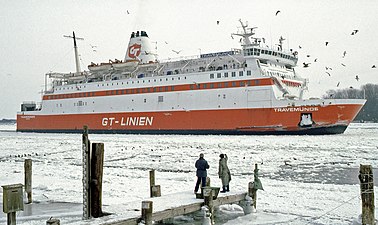 Fährschiff Travemünde (III) in neuen Farben im Eiswinter 1986