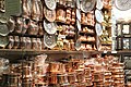 Ein Kunsthandwerksladen aus Kupfer in Kerman