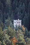 Bergfried, „Pfister“ und Burggelände mit Umfassungsmauer der Zwingenburg