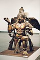 Hölzerne Garuda-Statue