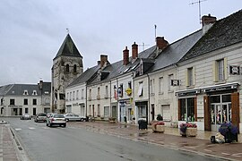 The shops and church in the centre of Manthelan