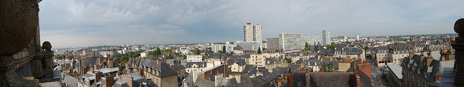 Panoramasicht auf Rennes von der Kathedrale