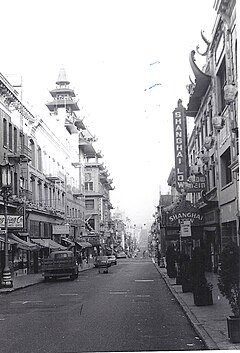 Photo of Chinatown along Grant Avenue in San Francisco