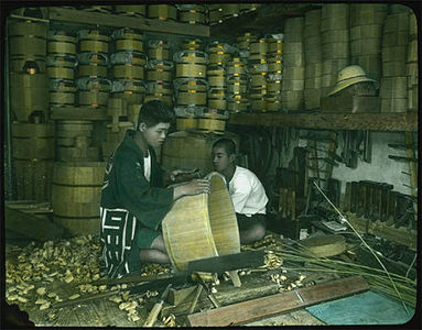 Making wooden barrels