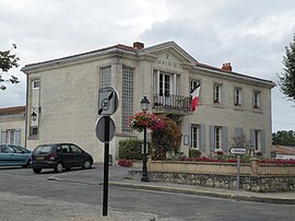 The town hall in Saint-Vivien-de-Médoc