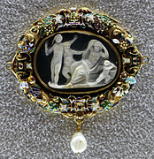 Cameo depicting Bacchus surprising Ariadne, coll. National Archaeological Museum of Florence.