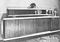 Büffet mit -aufsatz und Büffetuhr von Erich Dieckmann im Speisezimmer der Villa Sonnenhaus, 1931