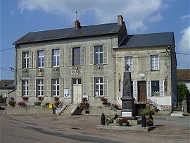 The town hall in Mhère