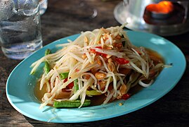 Thai green papaya salad with peanuts
