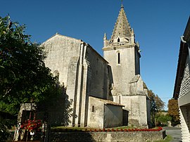 The church in Saint-Dizant-du-Bois