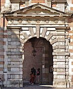 The large portal of the Hôtel d'Assézat is the work of Dominique Bachelier (1560-1562).