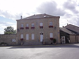 The town hall in Damouzy