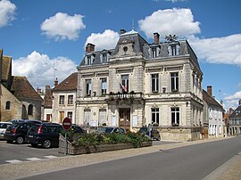 The town hall in Entrains