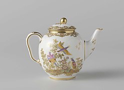 Teapot, painted and gilded by Jean-Armand Fallot and Henri Marin Prévost l'aîné, Manufacture de Sèvres, 1779.