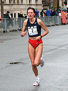 Jeļena Prokopčuka (hier beim Boston-Marathon 2007) – Rang vierzehn in 16:27,63 min