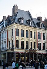 Building on the corner of rue Neuve, listed as a historic monument.