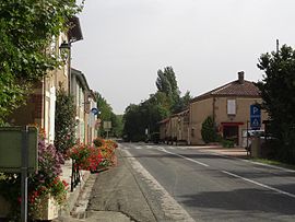 The main street in Ornézan