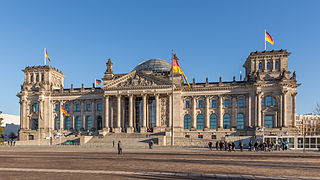 Reconstructed Reichstag becomes seat of Bundestag in 1999.