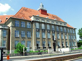 Hauptgebäude des Campus Treskowallee in Berlin-Karlshorst