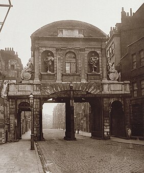 Temple Bar Gate (1878) required timber support props in the 1870s.