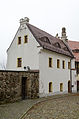 Ehemaliges Hofrichterhaus, heute Wohnhaus in halboffener Bebauung (Einzeldenkmal zu ID-Nr. 09301043)