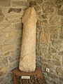 Phallischer Menhir im Museum von Vilvestre