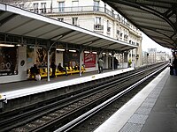 Line 6 platforms at Passy
