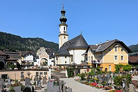 Parish church and cemetery in the center of Sankt Gilgen