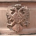 Wappen der Burggrafschaft am St. Georgs-Brunnen in der Burg Friedberg