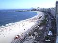 Copacabana in Rio de Janeiro, die schwarz-weiß gemusterten Wegebeläge wurden von Burle Marx entworfen.