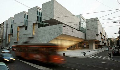 Roentgen Building of the Bocconi University in Milan by Grafton Architects (2008)