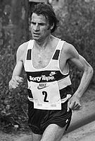 Carlos Lopes gab das Rennen auf – 1976 wurde er Olympiazweiter über 10.000 Meter, 1984 Olympiasieger im Marathonlauf