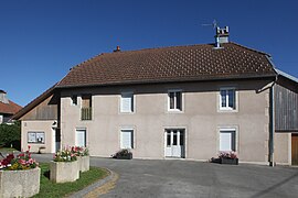 The town hall in Chevigney-lès-Vercel